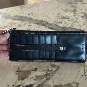 Lodi’s credit card case. Like new